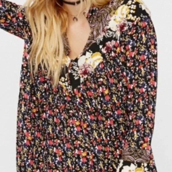 Free People Wildflowers Henley bell sleeve loose FIT BLOUSE top (17) - Picture 2 of 12